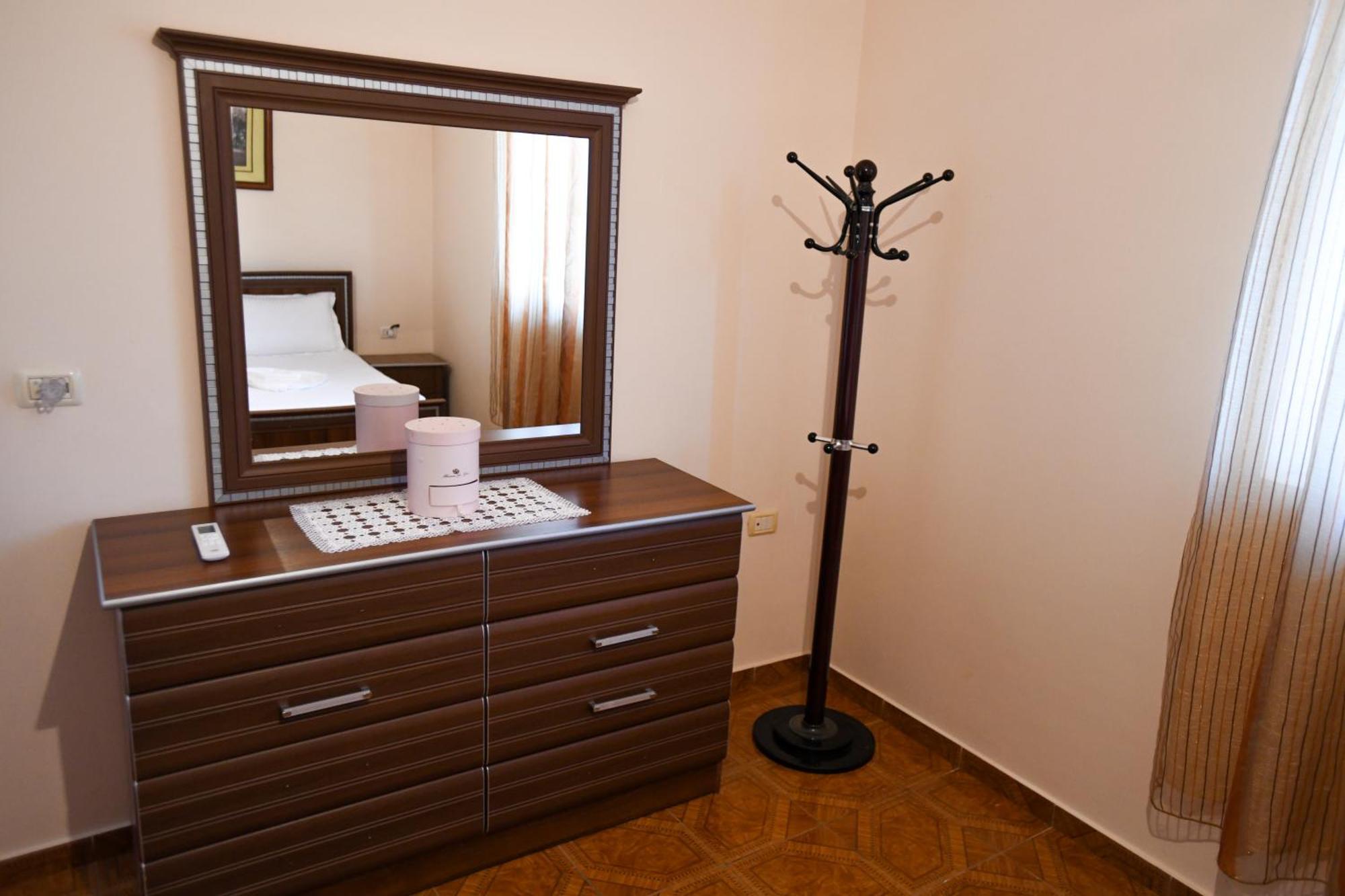 Apartment Darlin Berat Exteriér fotografie